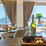 Villa La *