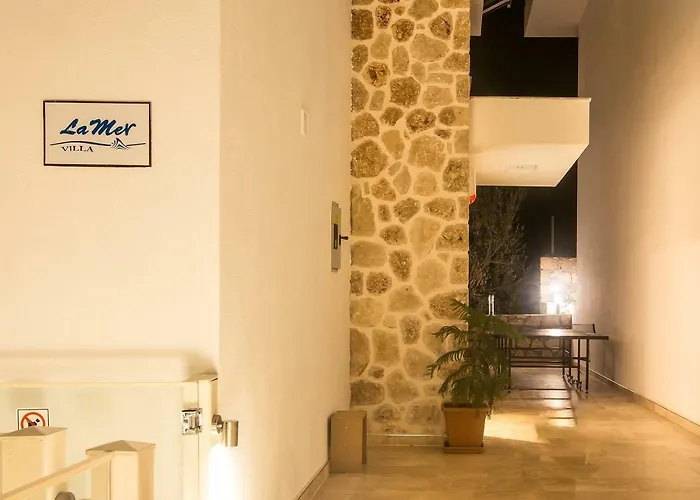 Villa La *