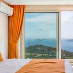 La * Kalkan